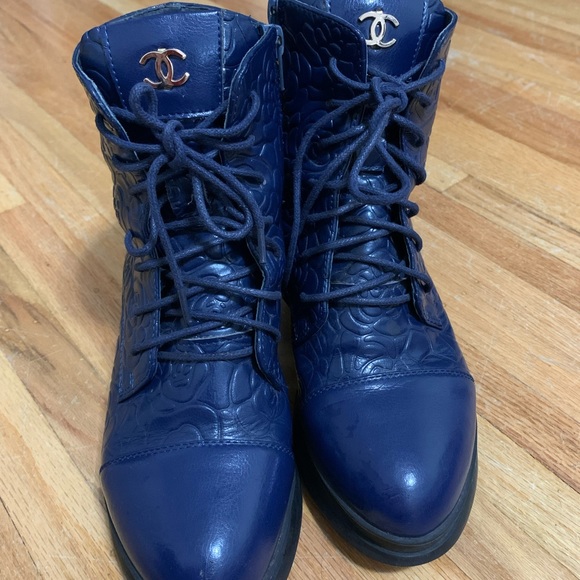 Chanel blue uncle lace boots - Picture 2 of 8